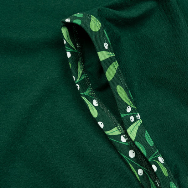Mistletoe - Women's Short Pyjamas Set (T-Shirt & Shorts)