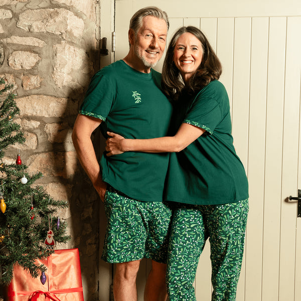 Mistletoe - Women's Short Pyjamas Set (T-Shirt & Shorts)
