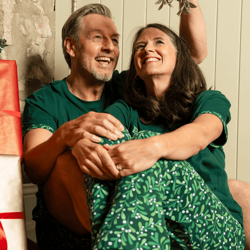 Mistletoe - Women's Short Pyjamas Set (T-Shirt & Shorts)