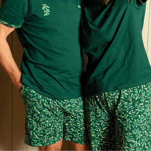 Mistletoe - Men's Short Pyjamas Set (T-Shirt & Trousers)